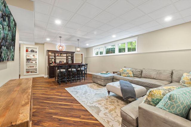 843 Alberosky Way, Batavia, IL 60510