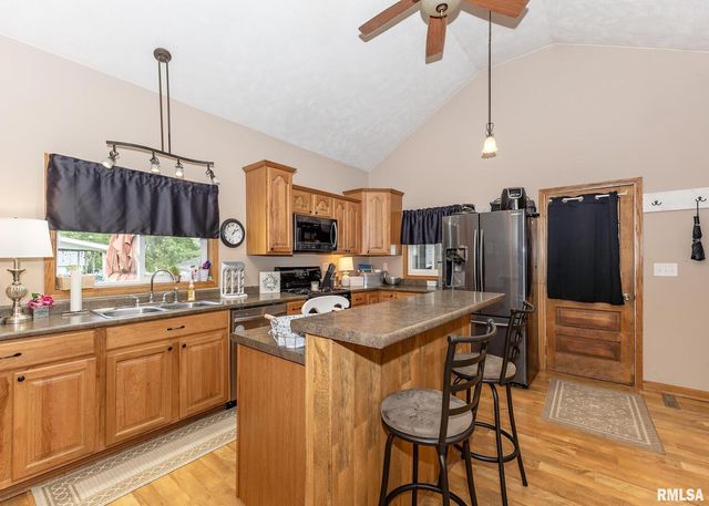 108 N POPLAR Street, Cambridge, IL 61238