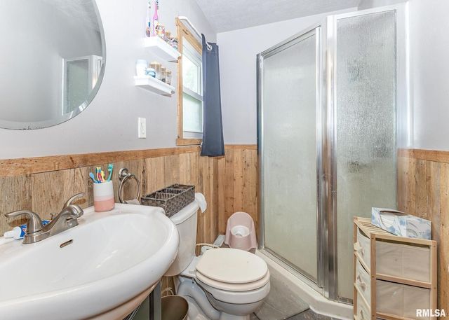 108 N POPLAR Street, Cambridge, IL 61238