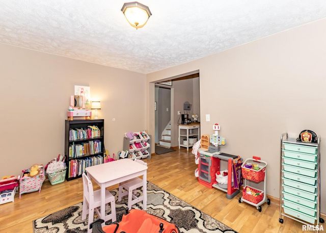 108 N POPLAR Street, Cambridge, IL 61238