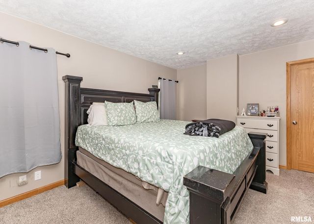 108 N POPLAR Street, Cambridge, IL 61238