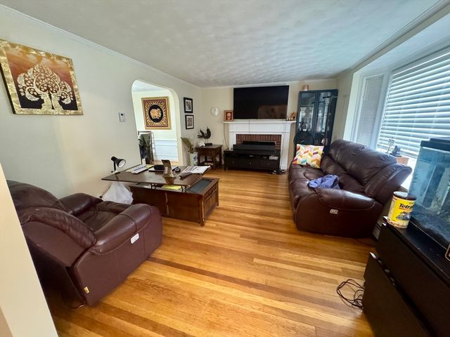 72 Redlands Rd, Boston, MA 02132