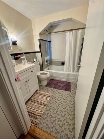 72 Redlands Rd, Boston, MA 02132