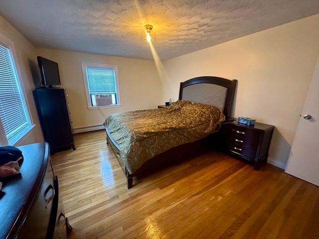 72 Redlands Rd, Boston, MA 02132