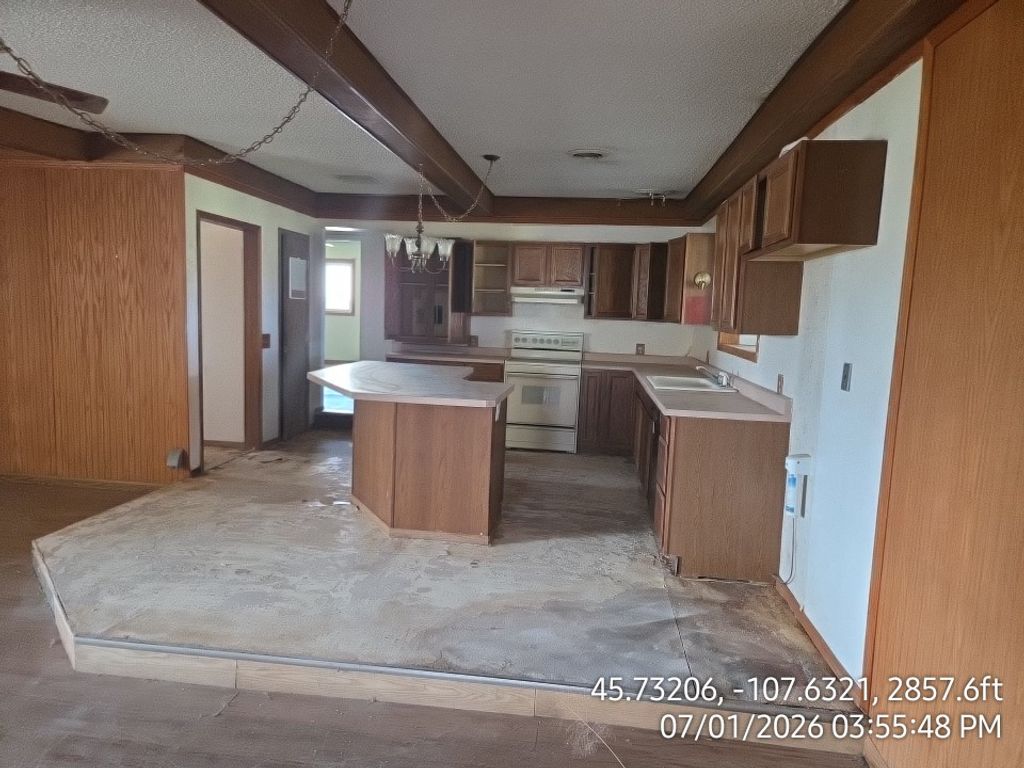 54 N Mills Road, Hardin, MT 59034 photo 2