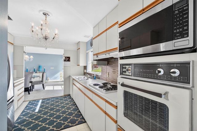 10100 COMMODORE DRIVE, Seminole, FL 33776