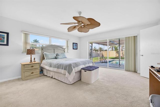 10100 COMMODORE DRIVE, Seminole, FL 33776