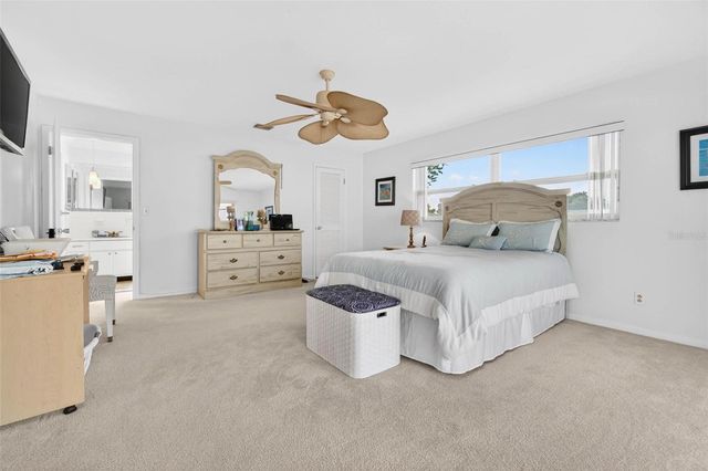 10100 COMMODORE DRIVE, Seminole, FL 33776