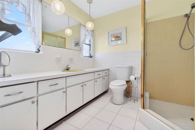 10100 COMMODORE DRIVE, Seminole, FL 33776