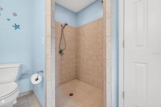 10100 COMMODORE DRIVE, Seminole, FL 33776