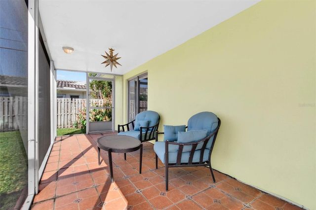 10100 COMMODORE DRIVE, Seminole, FL 33776