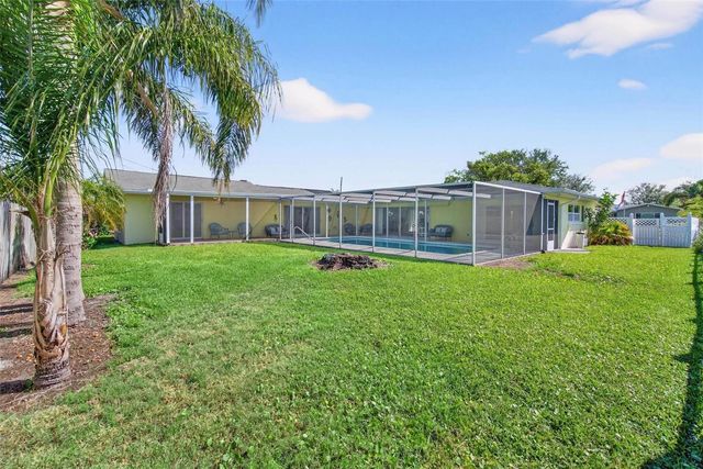 10100 COMMODORE DRIVE, Seminole, FL 33776