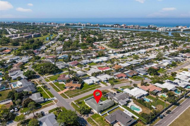 10100 COMMODORE DRIVE, Seminole, FL 33776