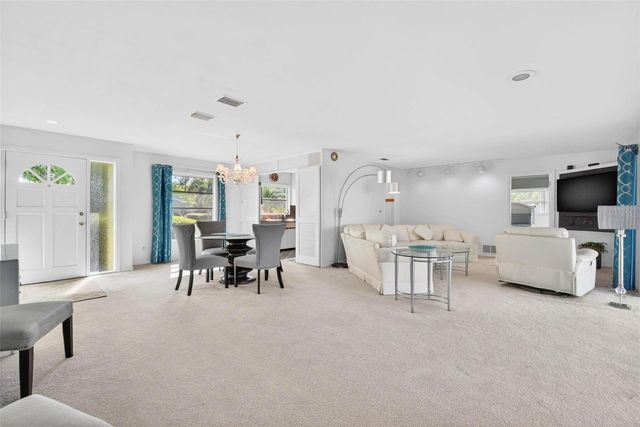 10100 COMMODORE DRIVE, Seminole, FL 33776