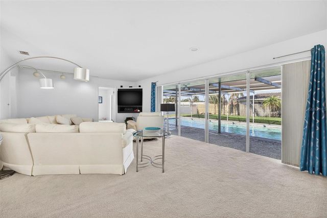 10100 COMMODORE DRIVE, Seminole, FL 33776