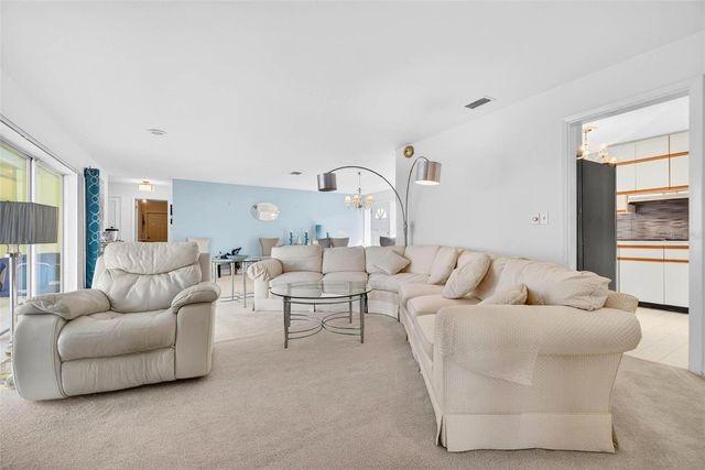 10100 COMMODORE DRIVE, Seminole, FL 33776