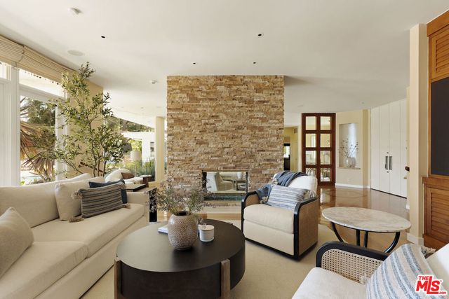 4101 Clear Valley Drive, Los Angeles, CA 91436