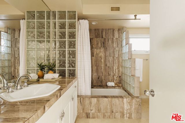 4101 Clear Valley Drive, Los Angeles, CA 91436