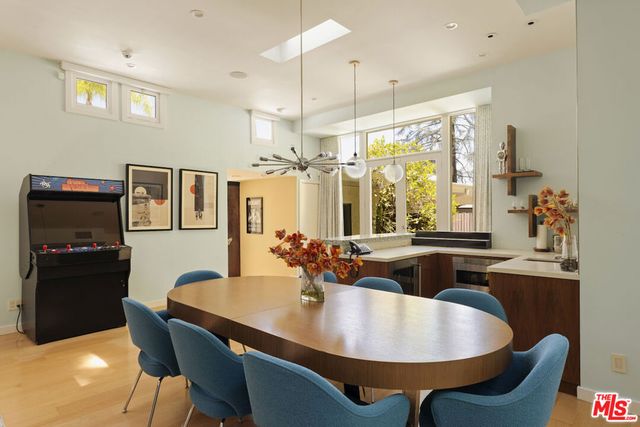 4101 Clear Valley Drive, Los Angeles, CA 91436