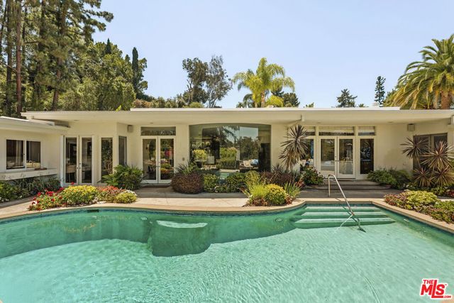 4101 Clear Valley Drive, Los Angeles, CA 91436