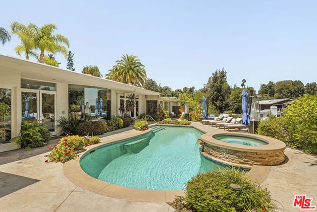 4101 Clear Valley Drive, Los Angeles, CA 91436
