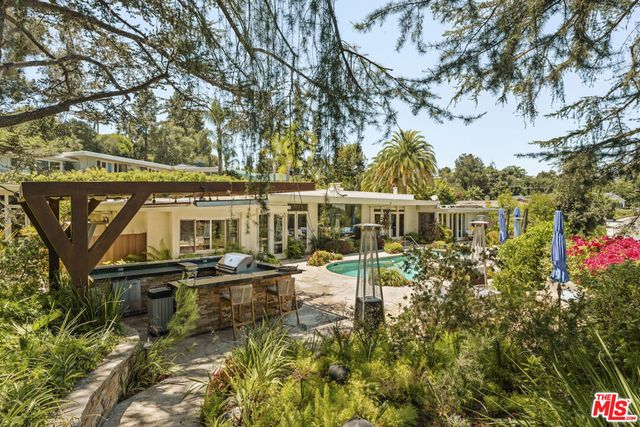 4101 Clear Valley Drive, Los Angeles, CA 91436