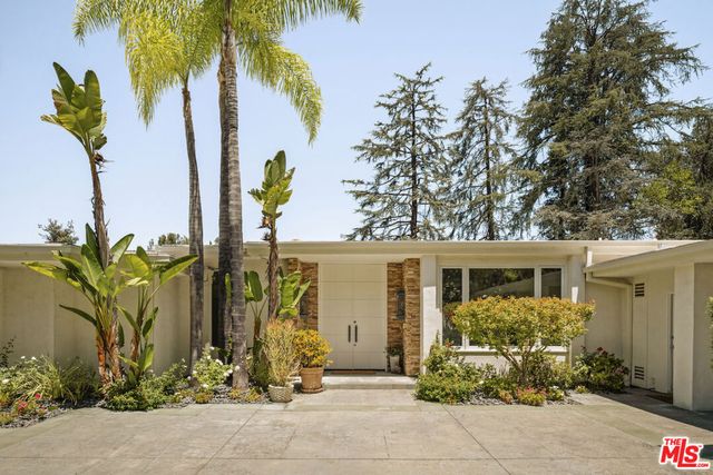 4101 Clear Valley Drive, Los Angeles, CA 91436