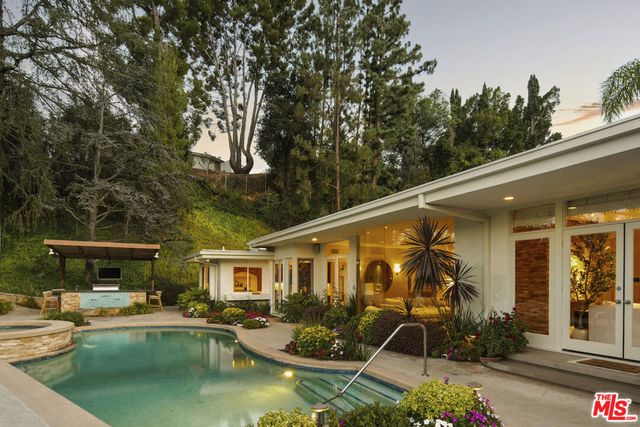 4101 Clear Valley Drive, Los Angeles, CA 91436