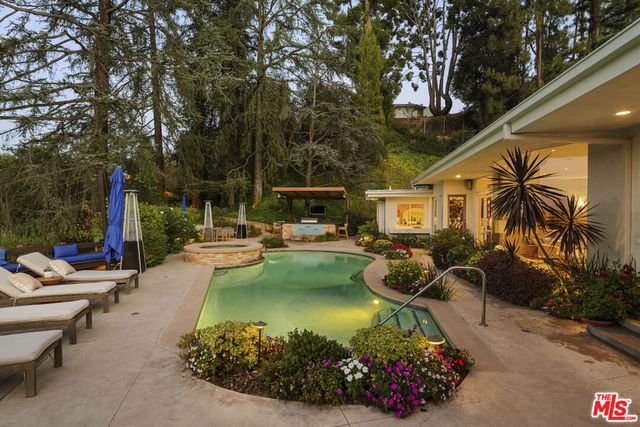 4101 Clear Valley Drive, Los Angeles, CA 91436
