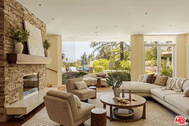 4101 Clear Valley Drive, Los Angeles, CA 91436
