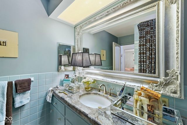 7220 N Illinois Street, Indianapolis, IN 46260