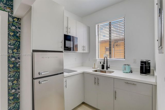 1553 SW 7th Street, Miami, FL 33135