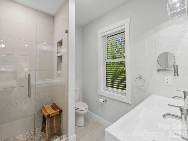 100 Hibriten Drive, Asheville, NC 28801