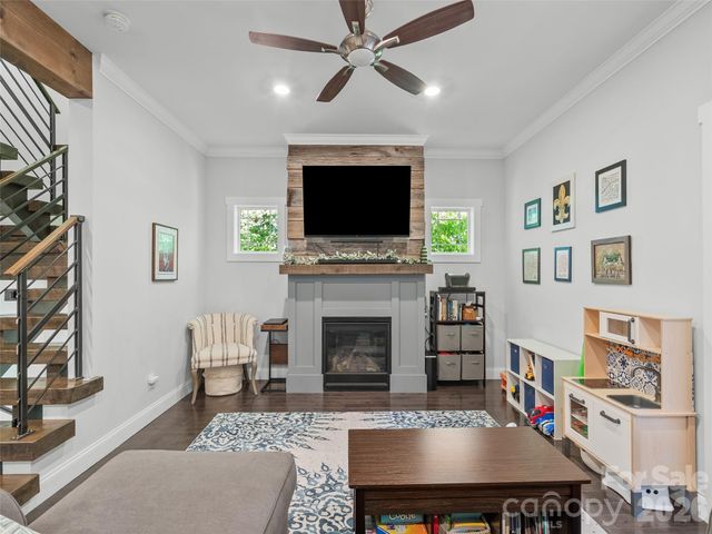 100 Hibriten Drive, Asheville, NC 28801
