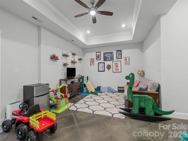 100 Hibriten Drive, Asheville, NC 28801