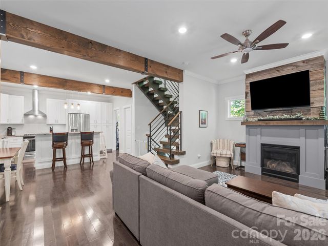 100 Hibriten Drive, Asheville, NC 28801