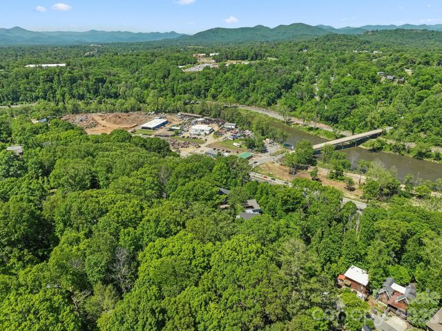 100 Hibriten Drive, Asheville, NC 28801