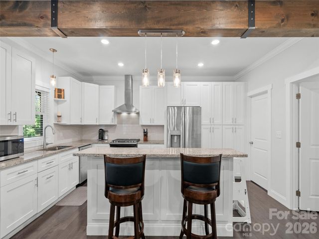 100 Hibriten Drive, Asheville, NC 28801