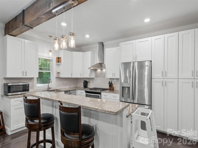100 Hibriten Drive, Asheville, NC 28801
