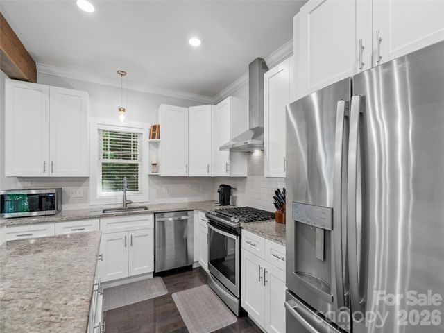 100 Hibriten Drive, Asheville, NC 28801