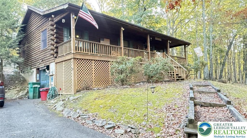 2119 Meadowlark Circle, Lehman Twp, PA 18324