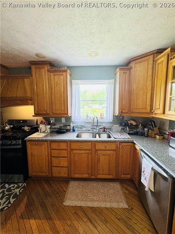 480 East Mud River Road, Milton, WV 25541