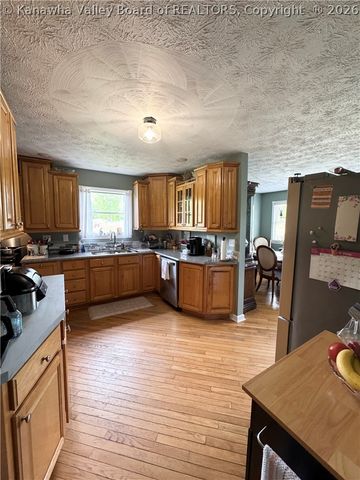 480 East Mud River Road, Milton, WV 25541