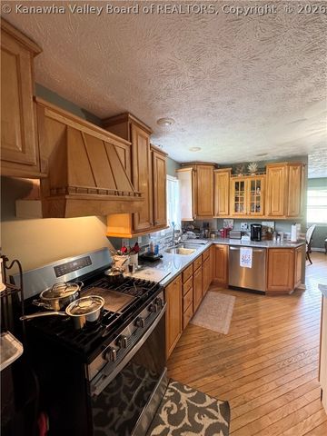 480 East Mud River Road, Milton, WV 25541
