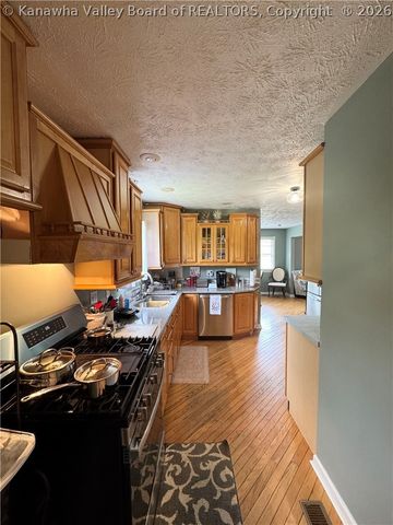 480 East Mud River Road, Milton, WV 25541