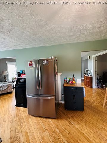 480 East Mud River Road, Milton, WV 25541