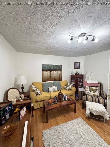 480 East Mud River Road, Milton, WV 25541
