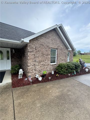 480 East Mud River Road, Milton, WV 25541