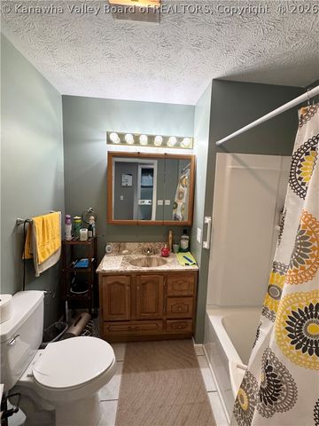 480 East Mud River Road, Milton, WV 25541