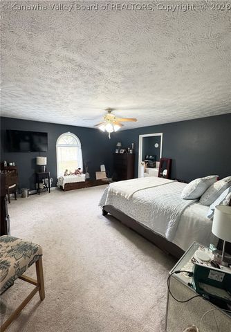 480 East Mud River Road, Milton, WV 25541